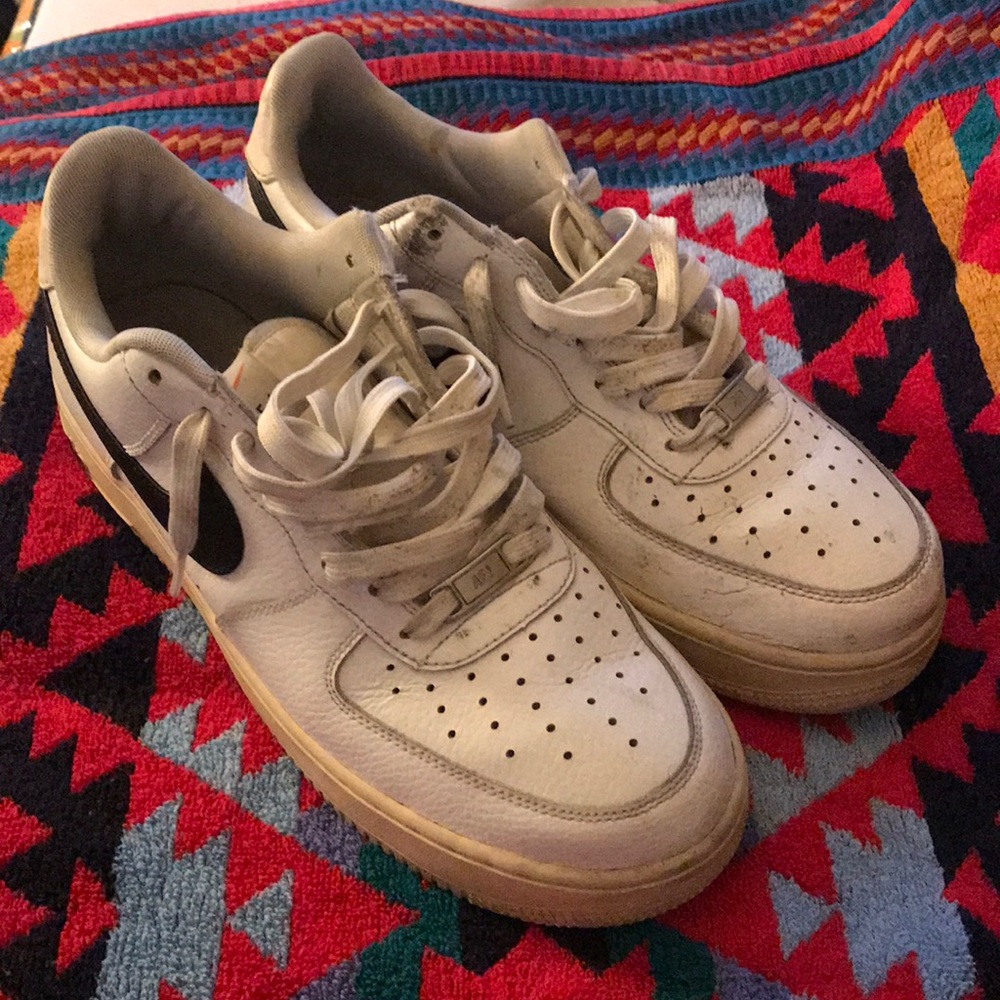 Shoes - Picture 2 of 3